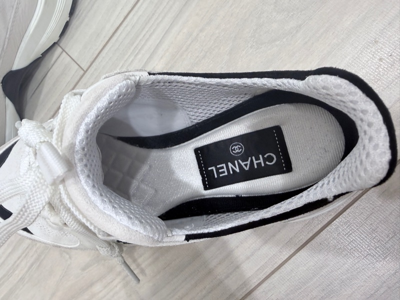 ❤️❤️Chanel ❤️❤️香奈兒 黑白熊貓配色球鞋36號-32