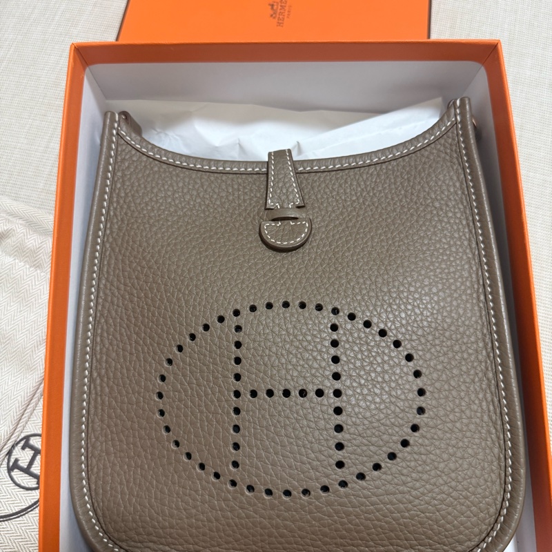 Hermès Mini Evelyne TPM Etoupe 大象灰 銀扣｜2024購入 附購證-1