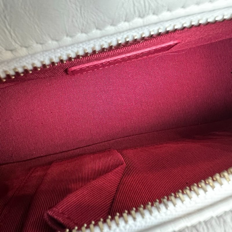 CHANEL 流浪包小號 白 保卡款/26開-5