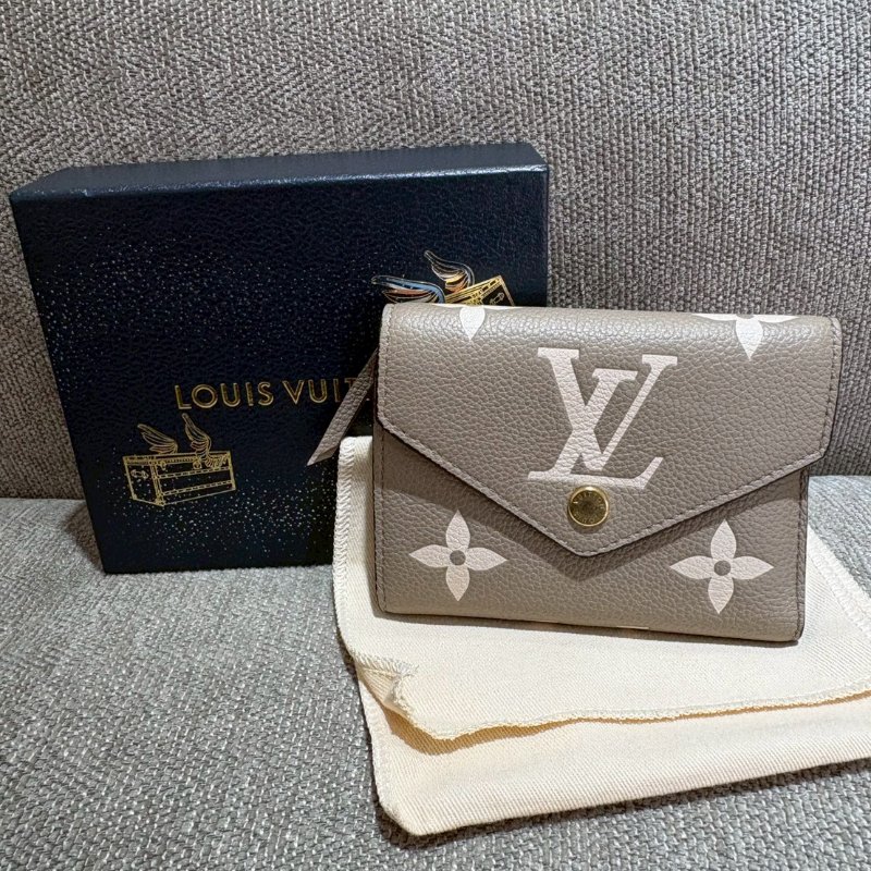LV Victorine 斑鳩灰奶油色錢包-0