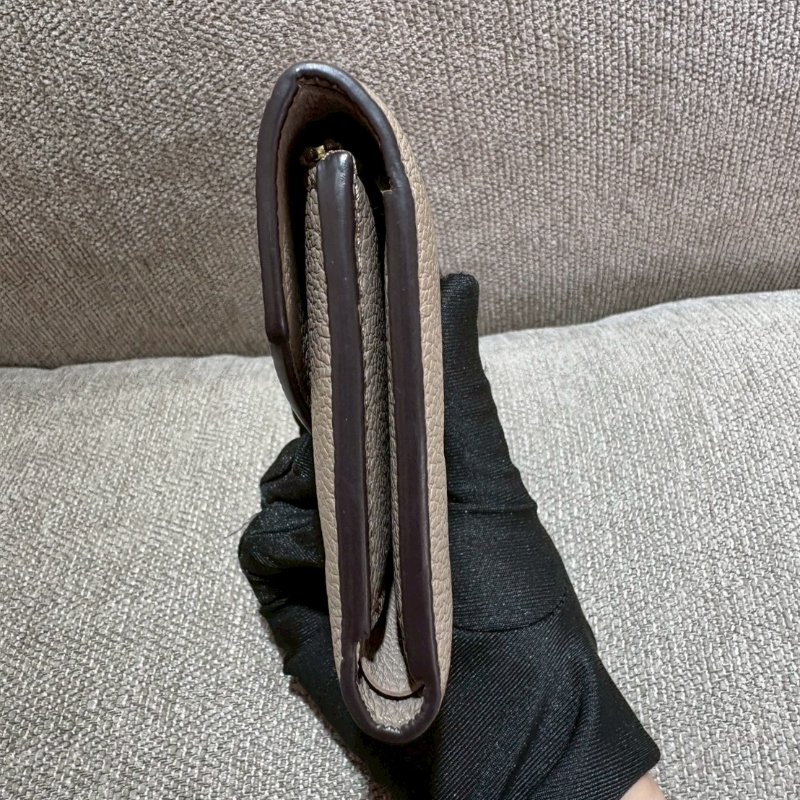 LV Victorine 斑鳩灰奶油色錢包-2