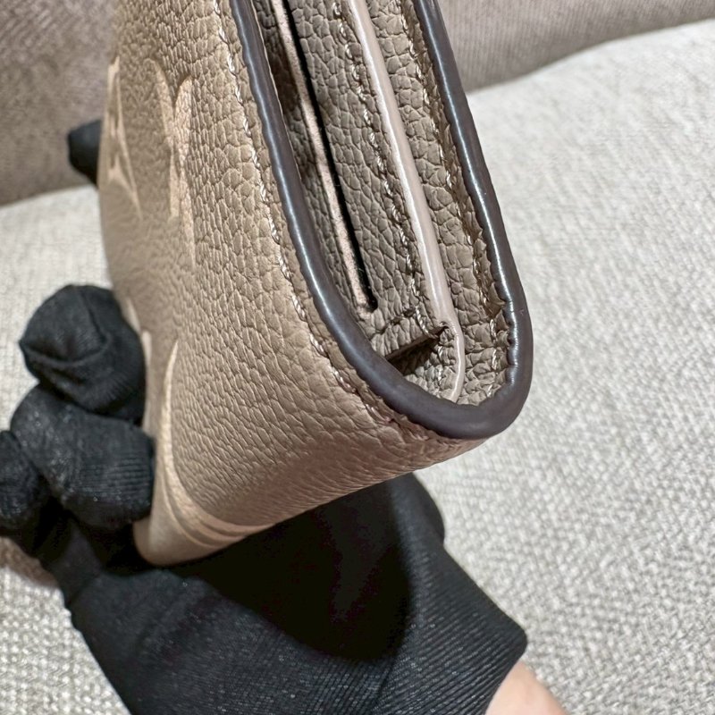 LV Victorine 斑鳩灰奶油色錢包-6