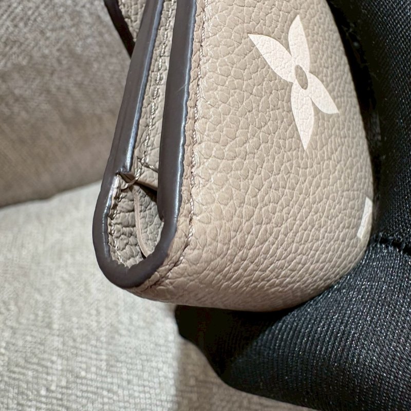 LV Victorine 斑鳩灰奶油色錢包-8