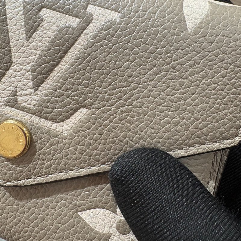 LV Victorine 斑鳩灰奶油色錢包-18