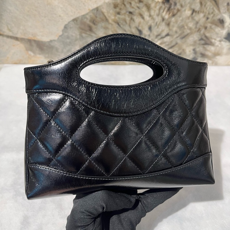 Chanel 黑金牛皮 Nano 31包-3