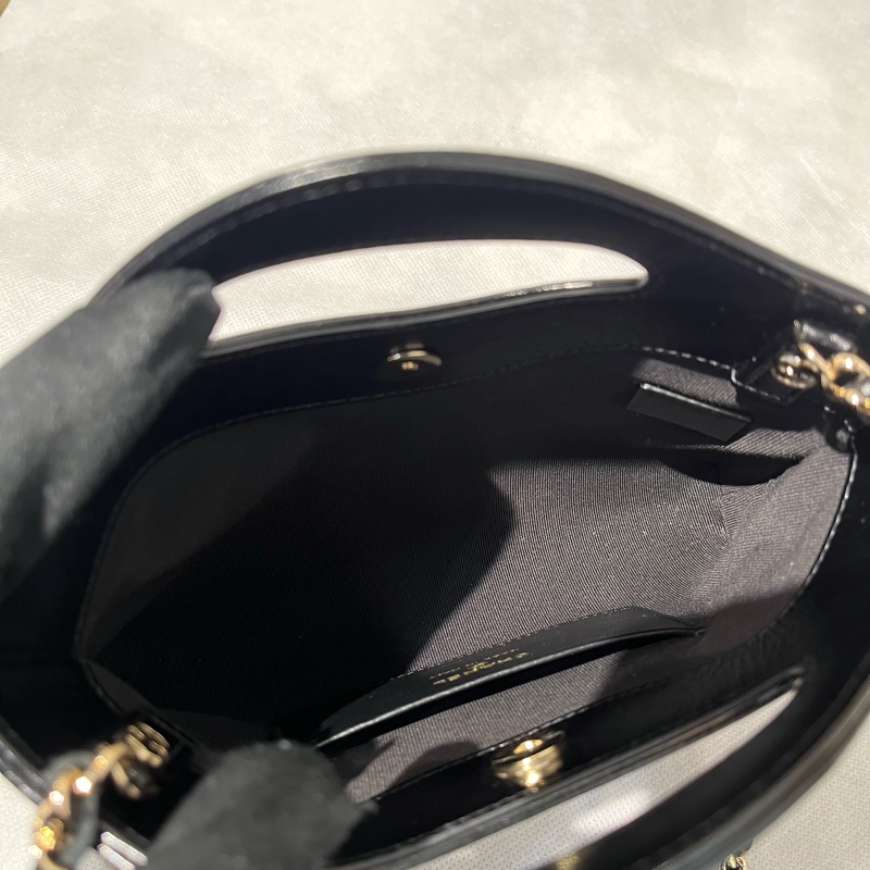 Chanel 黑金牛皮 Nano 31包-4