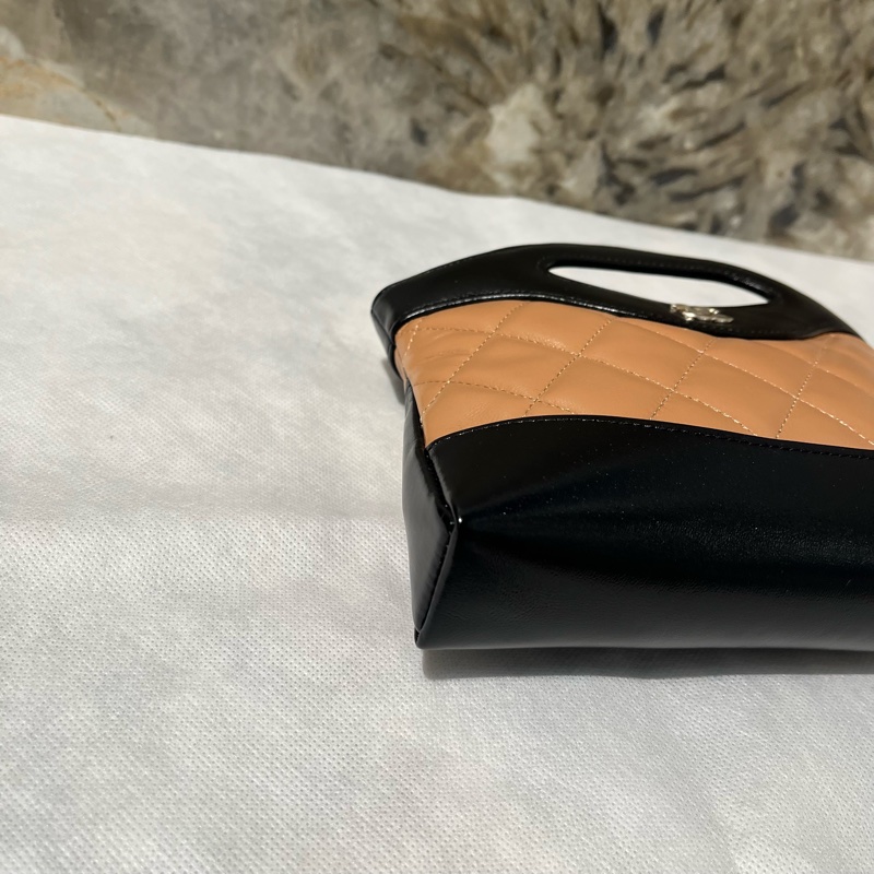 Chanel 黑奶茶油蠟皮 nano 31包-2