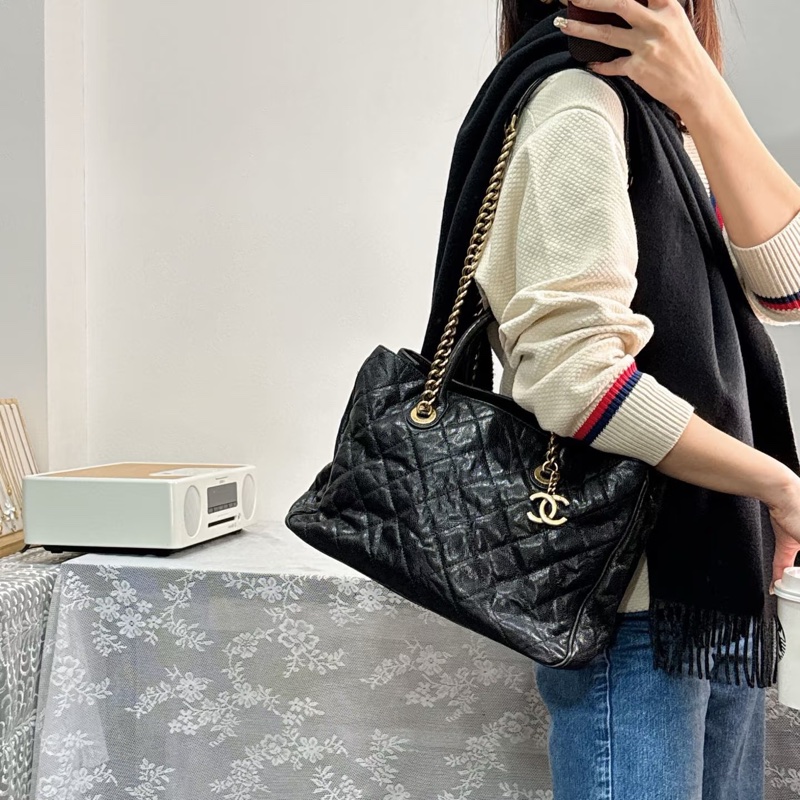 🉑肩背 #99新閒置 #油蠟牛皮 香奈兒黑金孟買系列托特包 絕版收藏🔥-1