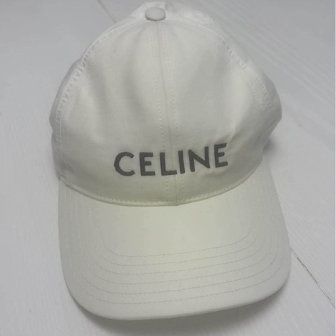 Celine cap L size