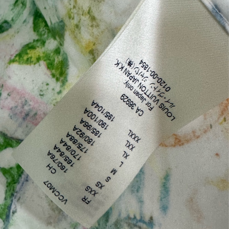 LV男士短袖襯衫 日本限定秀款 絕版 XL 蠟筆彩繪風格 老花滿印-3