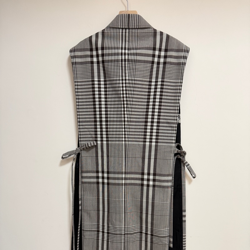 Burberry 咖啡色格紋背心長版外套 男女都可以穿 原價89000-3