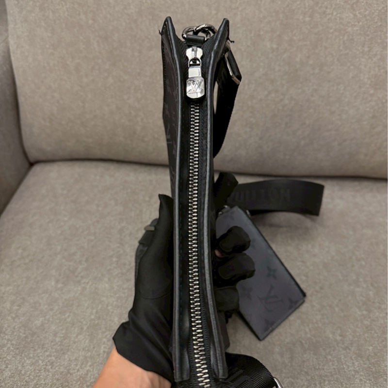 LV黑老花二合一側背包-6