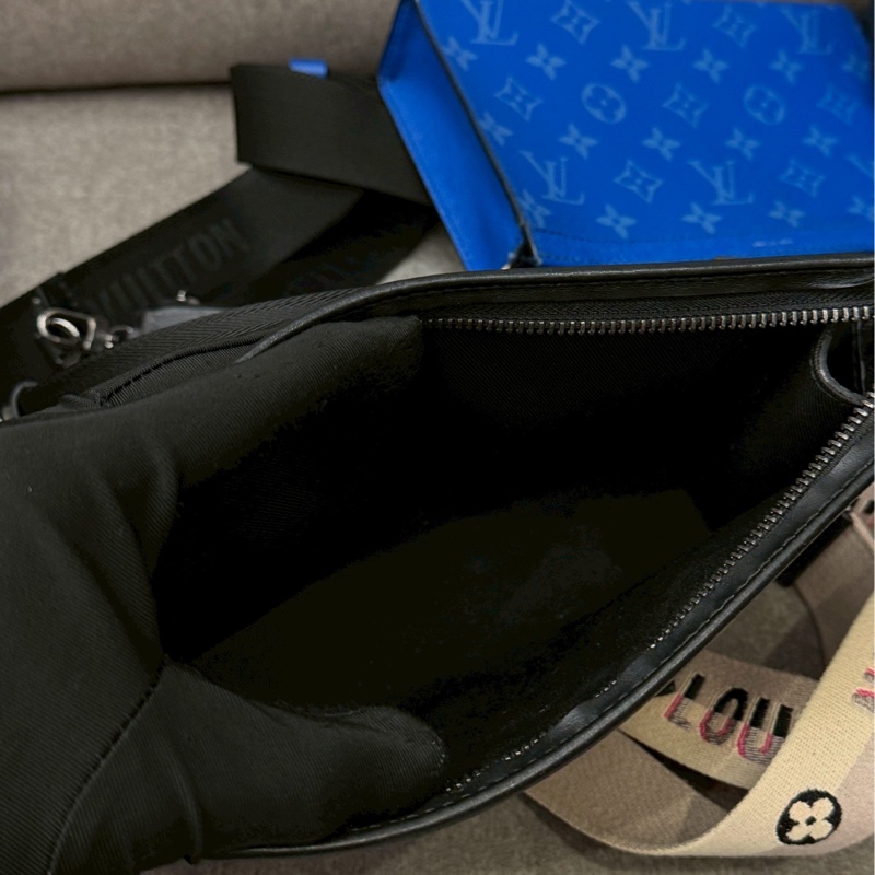LV黑老花二合一側背包-8