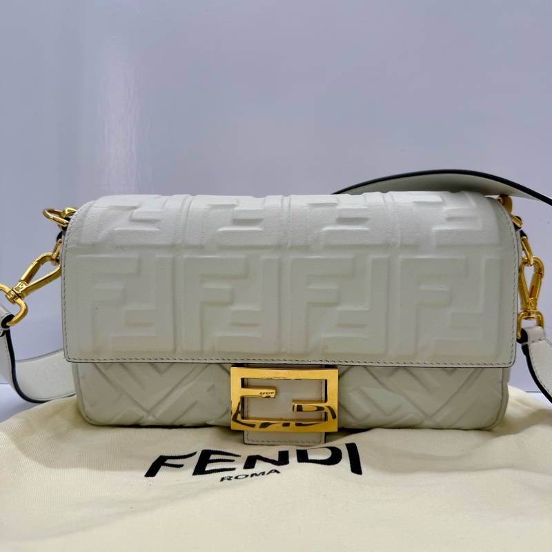 FENDI BAGUETTE 白色皮革兩用肩背包 8BR600-2