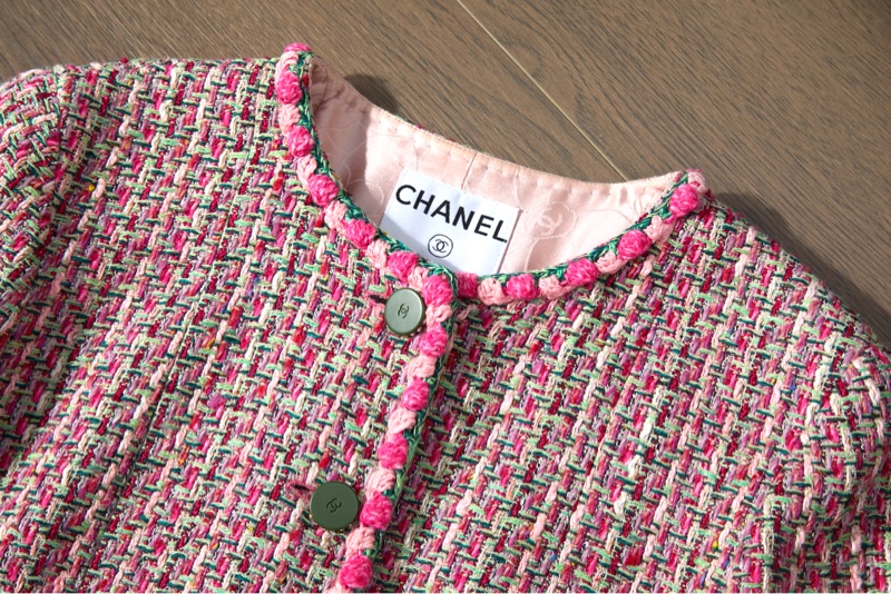 Chanel粉色粗花呢外套-3