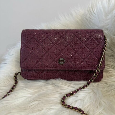 香奈兒 WOC 酒紅金色鍊包