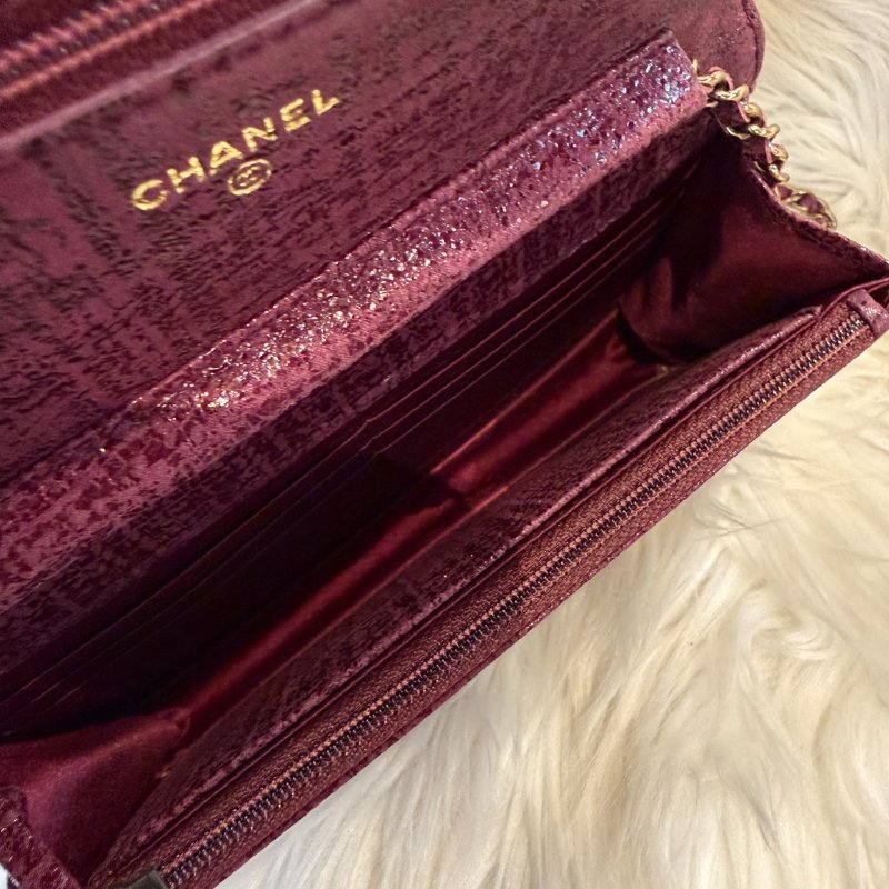 香奈兒 WOC 酒紅金色鍊包-6