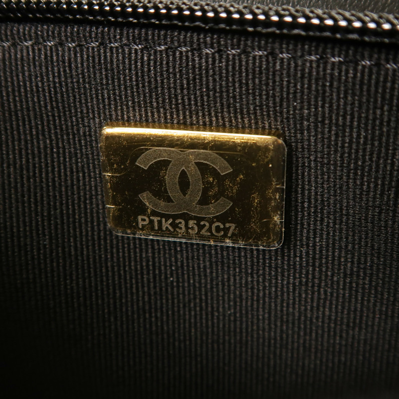 CHANEL 牛皮皮革Boy Wallet On Chain鏈帶肩背袋-6