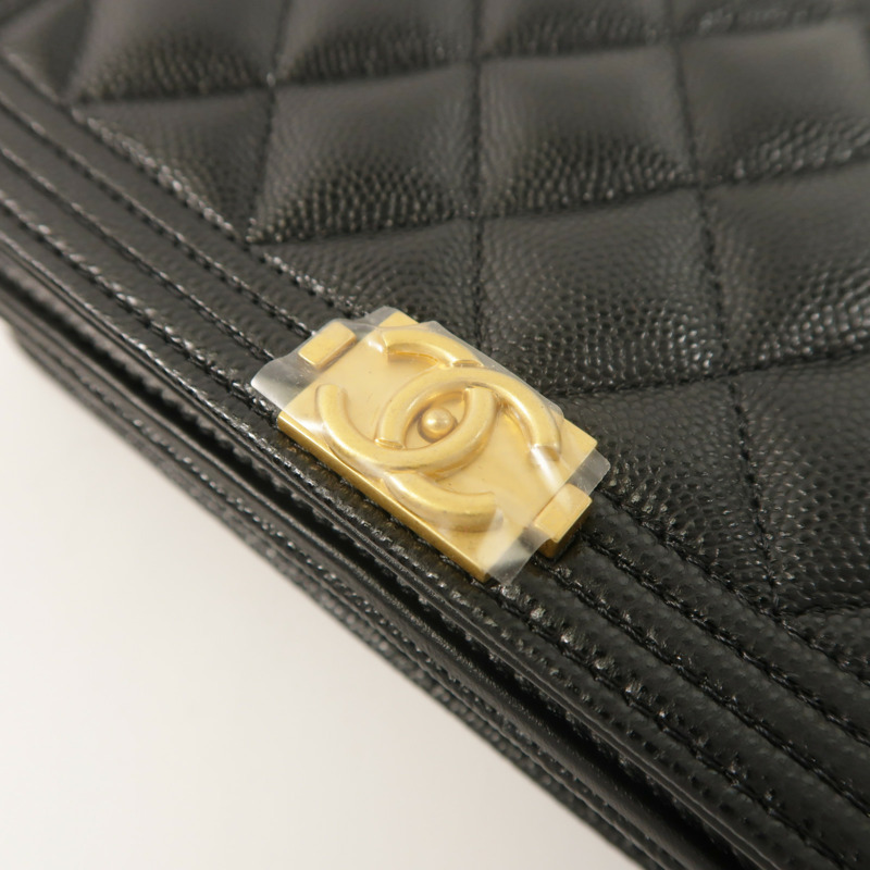 CHANEL 牛皮皮革Boy Wallet On Chain鏈帶肩背袋-9