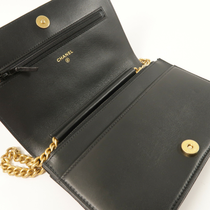 CHANEL 牛皮皮革Boy Wallet On Chain鏈帶肩背袋-17