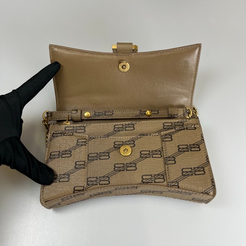 BALENCIAGA 656050 咖色Hourglass B 沙漏WOC肩背包-5