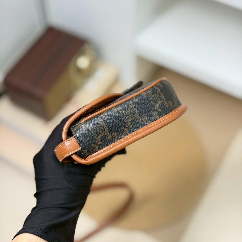 🏷Celine 瑟琳．Triomphe Mini 馬鞍包-2