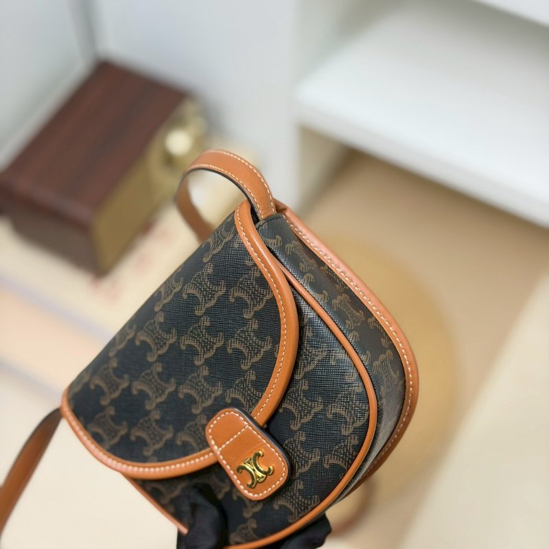🏷Celine 瑟琳．Triomphe Mini 馬鞍包-9