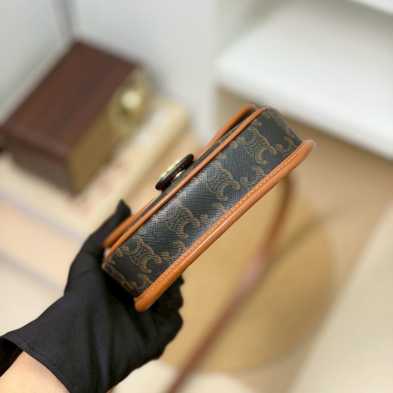 🏷Celine 瑟琳．Triomphe Mini 馬鞍包-12