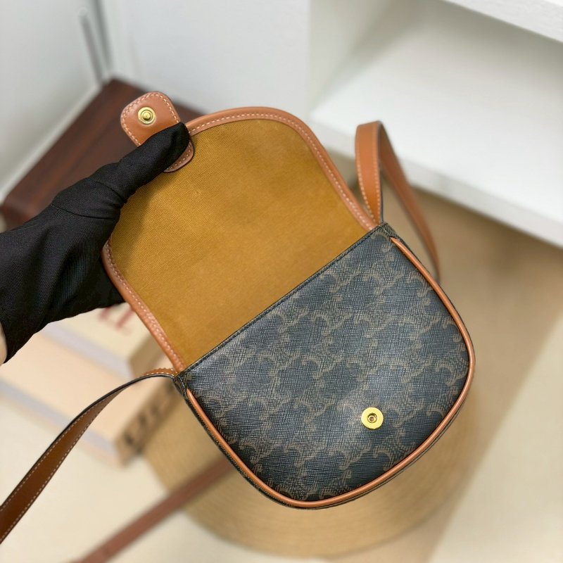 🏷Celine 瑟琳．Triomphe Mini 馬鞍包-15