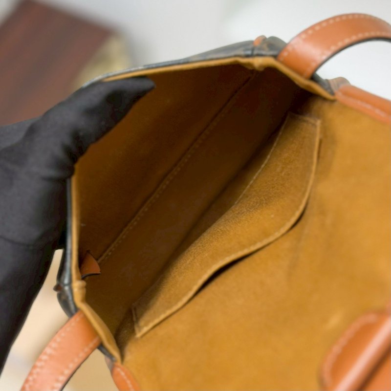 🏷Celine 瑟琳．Triomphe Mini 馬鞍包-16