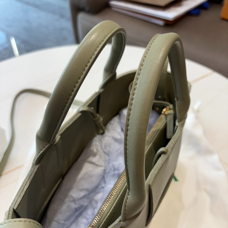 *SHIHNA名牌精品* BOTTEGA VENETA 寬編織小羊皮 灰綠色托特包 (附萬用包)-8