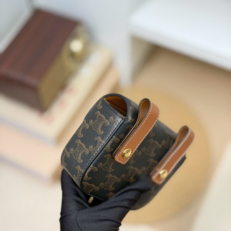 🏷Celine 瑟琳．Claude 凱旋門老花腰包/客人寄賣-10