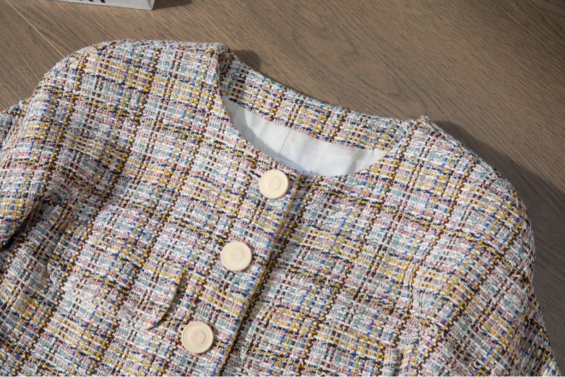 CHANEL彩色格紋粗花呢外套-3