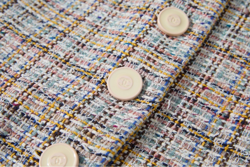 CHANEL彩色格紋粗花呢外套-5