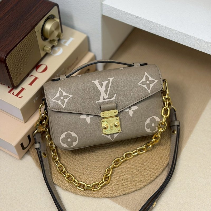 🏷LV 路易威登．Pochette Métis East West 郵差包 斑鳩灰 M23081 芯片款-0