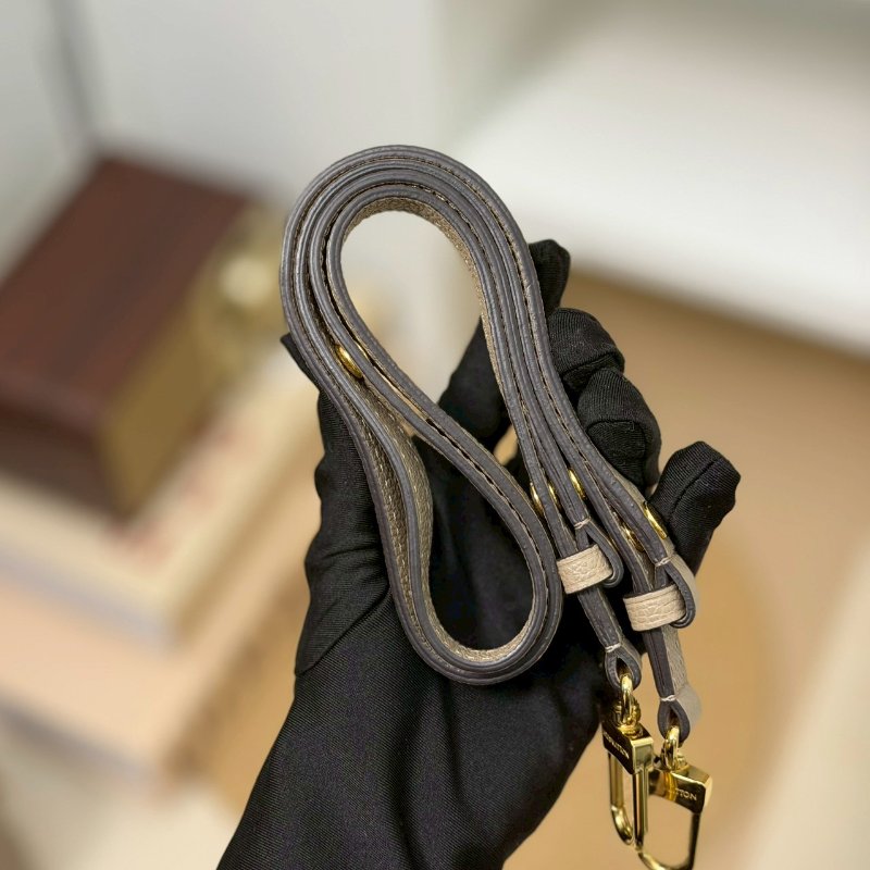 🏷LV 路易威登．Pochette Métis East West 郵差包 斑鳩灰 M23081 芯片款-26