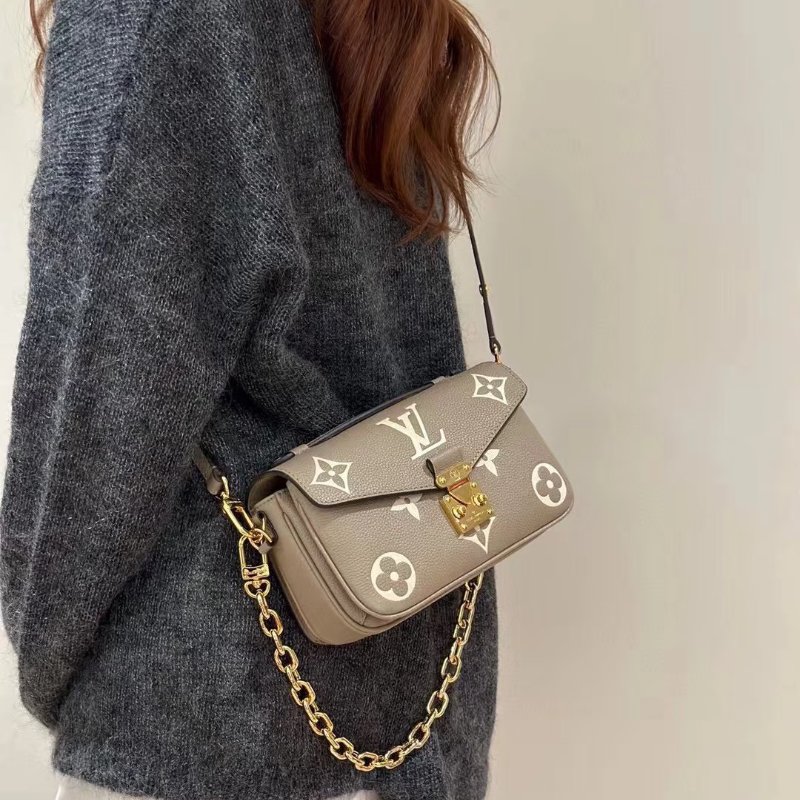 🏷LV 路易威登．Pochette Métis East West 郵差包 斑鳩灰 M23081 芯片款-32