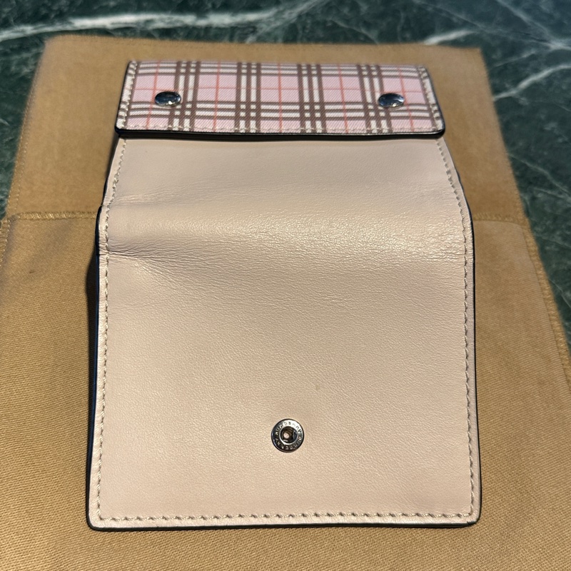 Burberry 經典菱格紋皮夾，千元大鈔可放平，使用過一兩次-5
