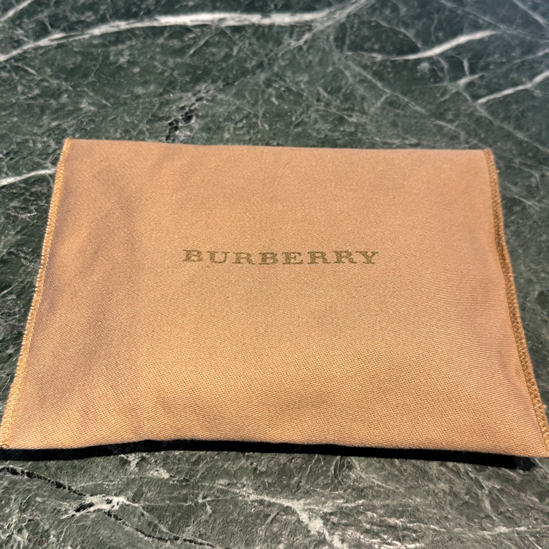 Burberry 經典菱格紋皮夾，千元大鈔可放平，使用過一兩次-6