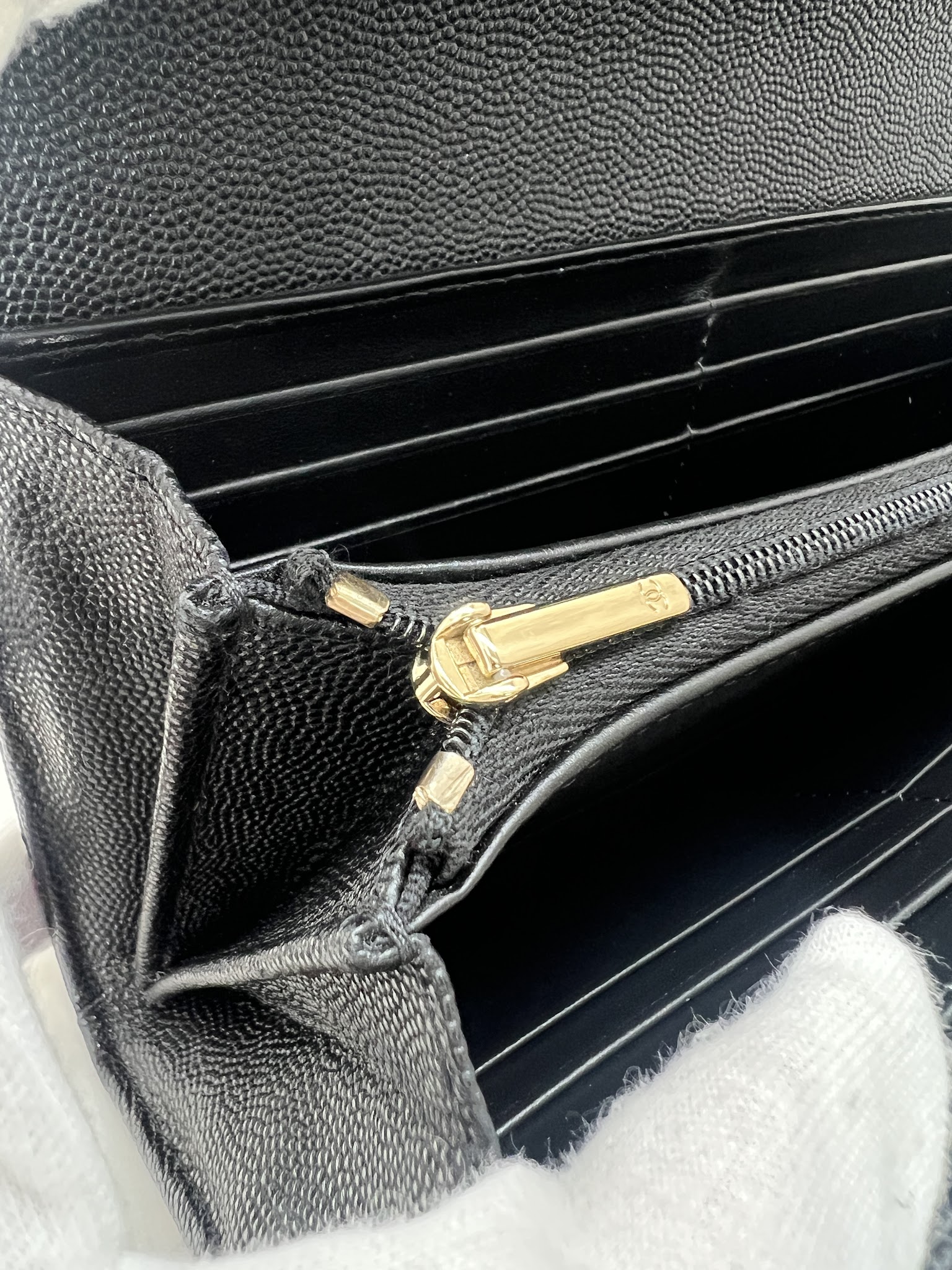 香緹國際精品 黑鑽簍空雙C長夾 968-7