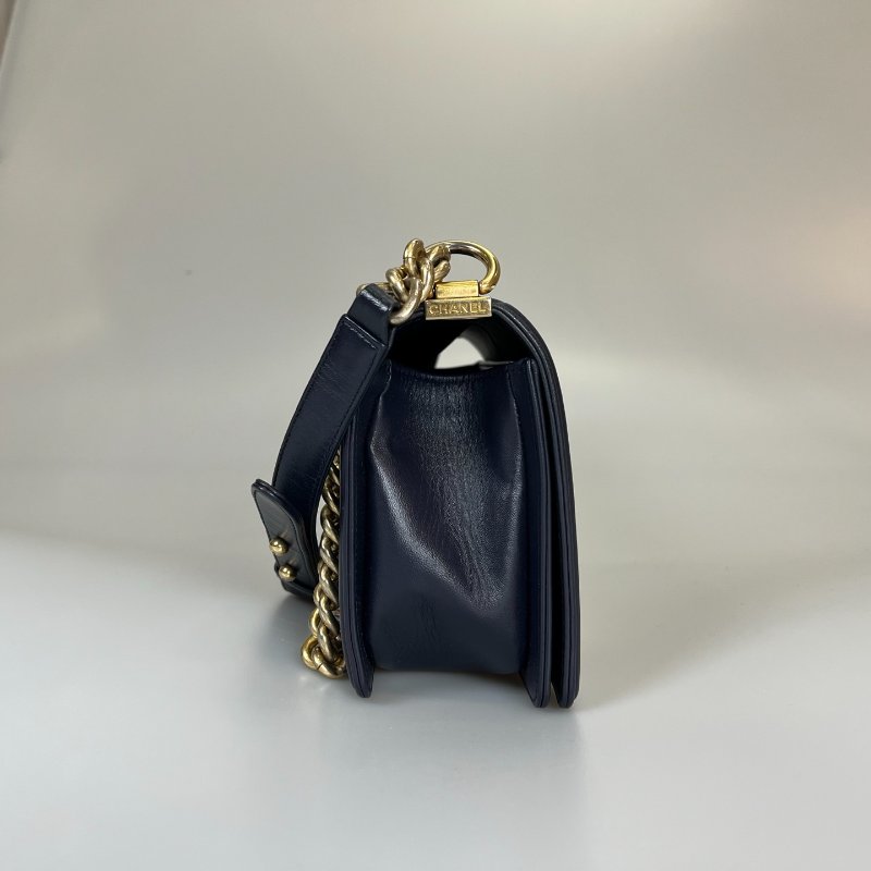 CHANEL BOY25 羊皮深藍金 保卡款21開-2