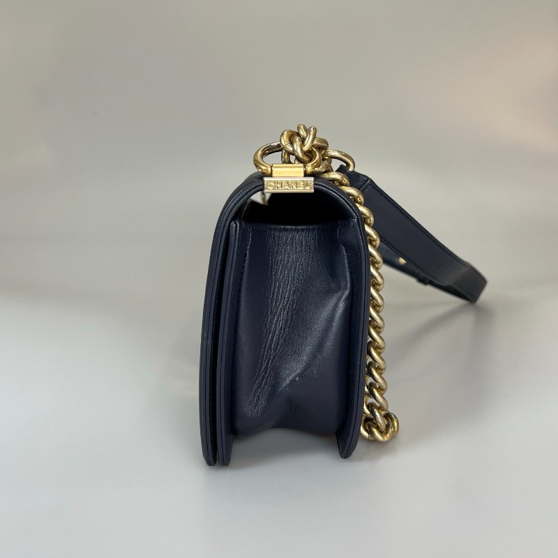 CHANEL BOY25 羊皮深藍金 保卡款21開-3
