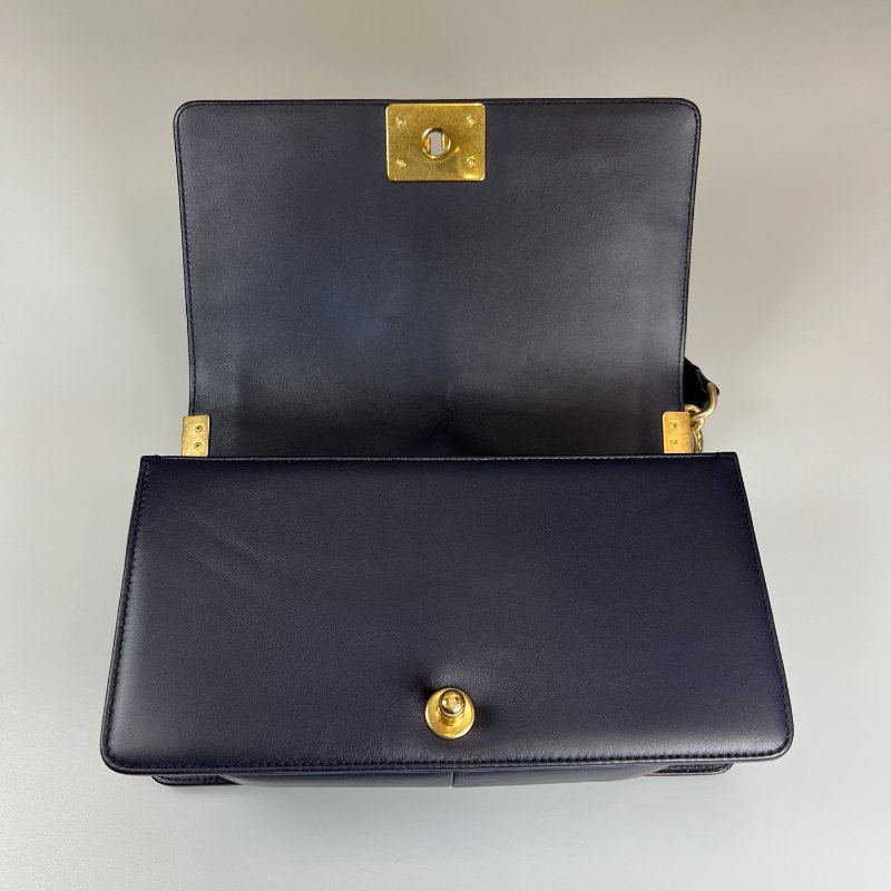 CHANEL BOY25 羊皮深藍金 保卡款21開-5