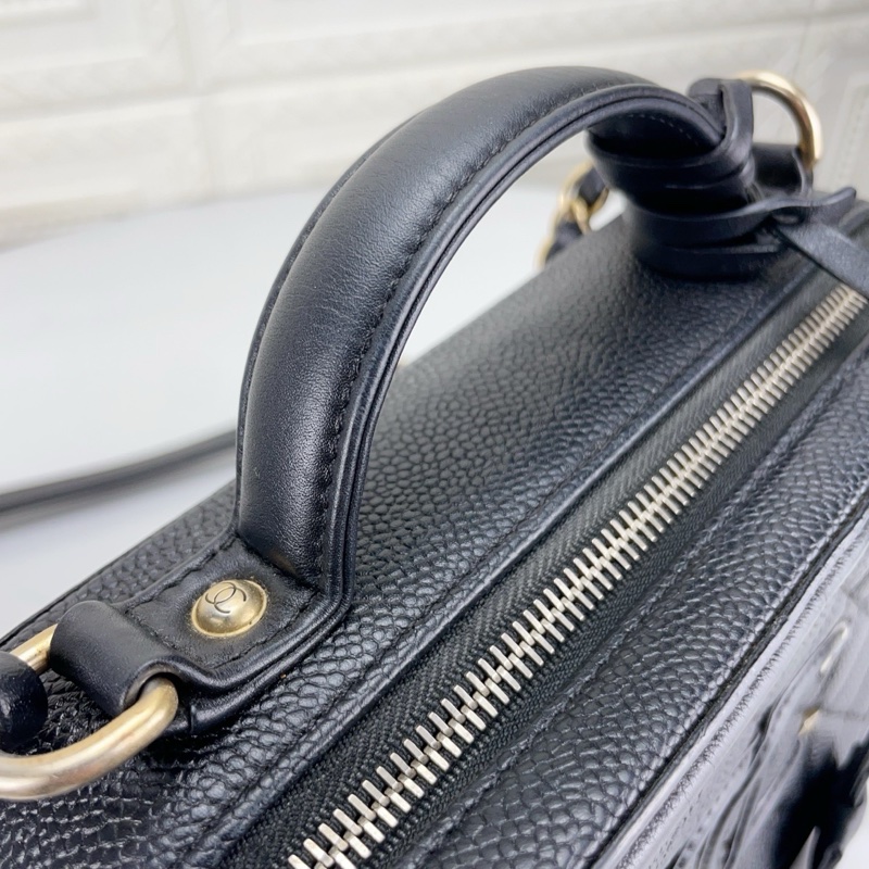 Chanel/香奈兒Vanity Case中號黑金荔枝牛皮相機包手提盒子包 、尺寸21*16、 27開有卡、97新-6