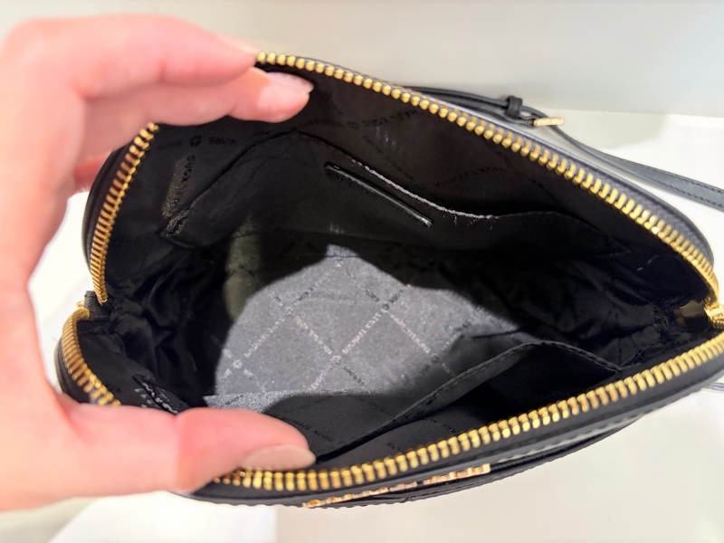 Michael Kors MK JET SET TRAVEL防刮皮革斜背貝殼包 MK斜背包-5