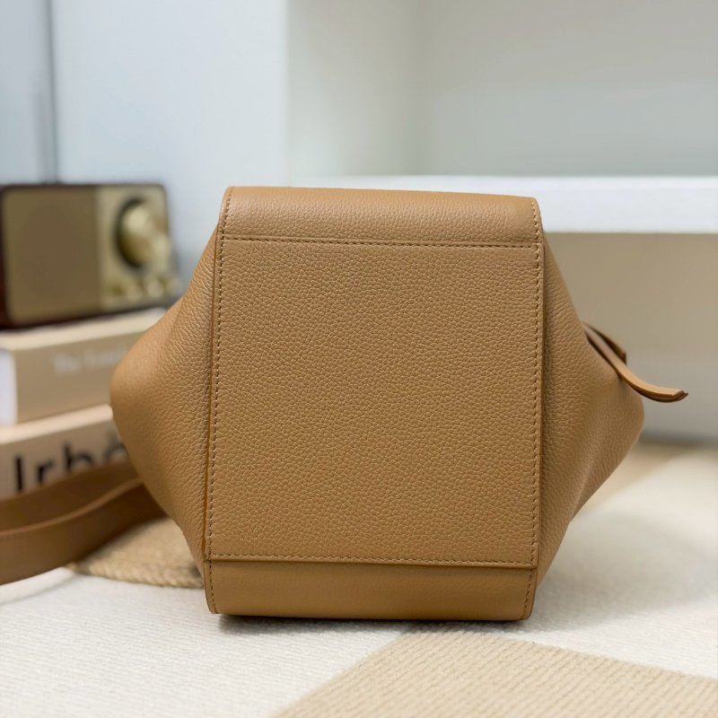 🏷Loewe 羅意威．Hammock Compact 吊床包 太妃糖色-12