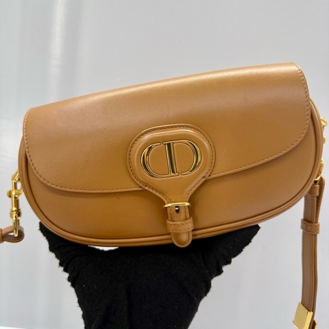 DIOR BOBBY EAST WEST GHW 棕色金扣肩背包 09-MA-0291