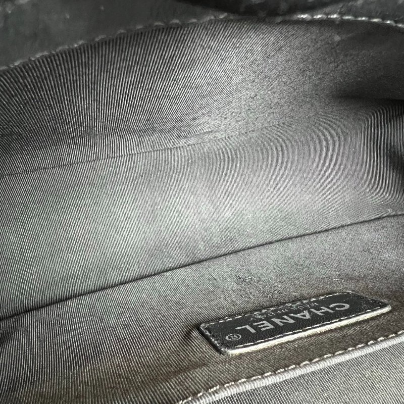 CHANEL BOY25 羊皮黑銀 保卡款/26開-6