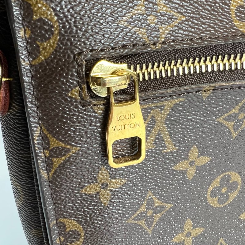 LV M44875 老花郵差包-11