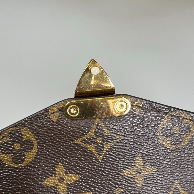 LV M44875 老花郵差包-12